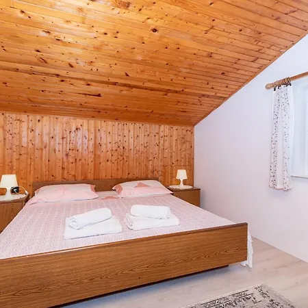 Ada Near The Sea ゲストハウス ポレッチ