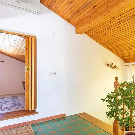 ゲストハウス Ada Near The Sea 3*