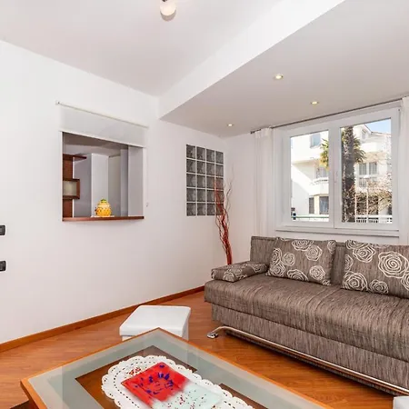 Гостьовий будинок Ada Near The Sea 3*