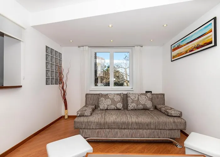 Гостьовий будинок Ada Near The Sea 3*