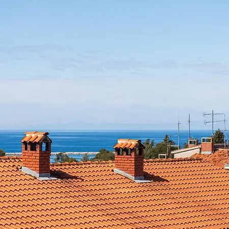 Ada Near The Sea בית הארחה פורץ