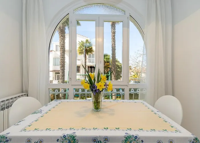 בית הארחה Ada Near The Sea פורץ