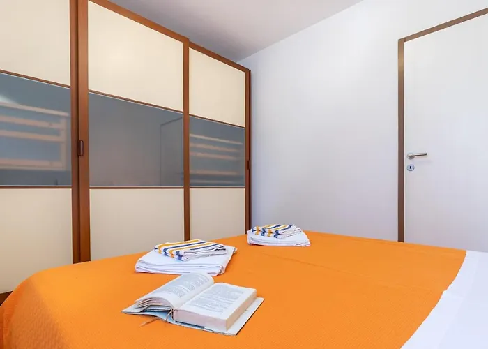 Ada Near The Sea בית הארחה 3*